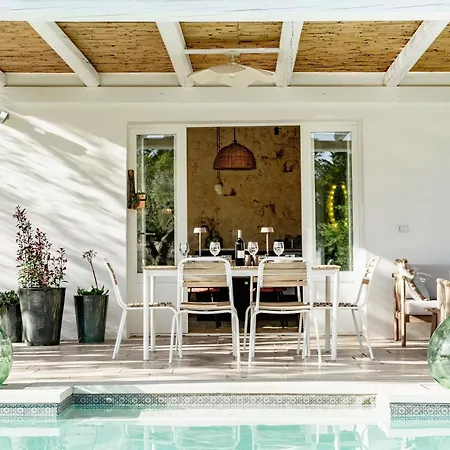 Trullo Badra Villa *